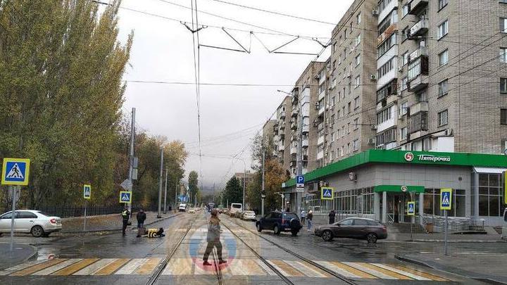 Велосипедист столкнулся с машиной в районе Детского парка в Саратове