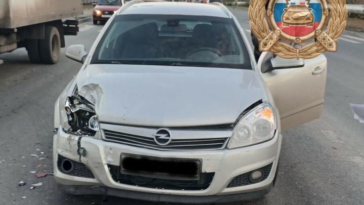 Молодая пассажирка госпитализирована после аварии в Ленинском районе