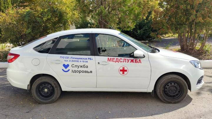 Нацпроекты: В 2025 году автопарк Татищевской районной больницы пополнился новым санитарным автомобилем