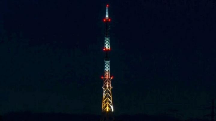 Российский триколор зажгут на саратовской телебашне