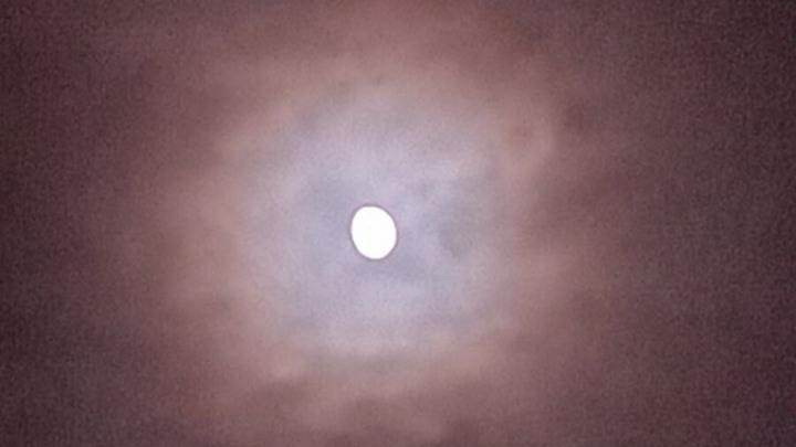 Лунное гало наблюдали саратовцы этой ночью