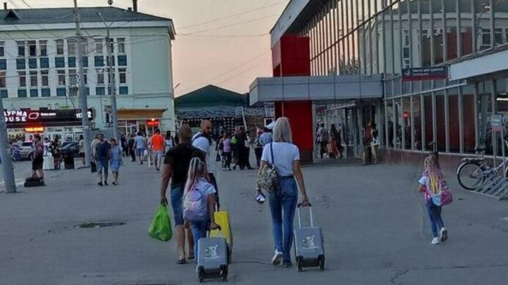 Старое общежитие у вокзала в Саратове уступит место новой парковке