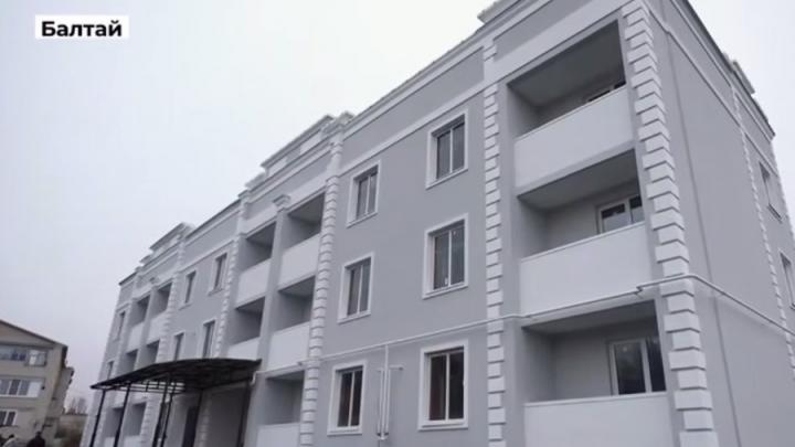 В Балтае и Новых Бурасах до конца года построят дома для медиков