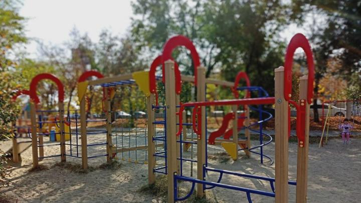 В парке "Изумрудный" Саратова установят новые качели и пространственную сеть