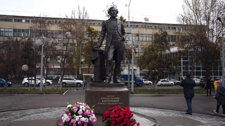 В Саратове открыли памятник Алексею Боголюбову