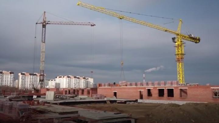 В Саратове к сентябрю 2026 года построят новую школу на 1500 мест с бассейном