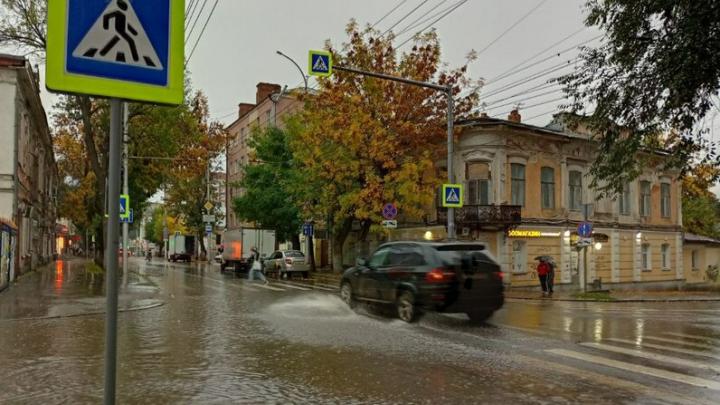 Пасмурная погода и сильный дождь ожидаются в Саратовской области