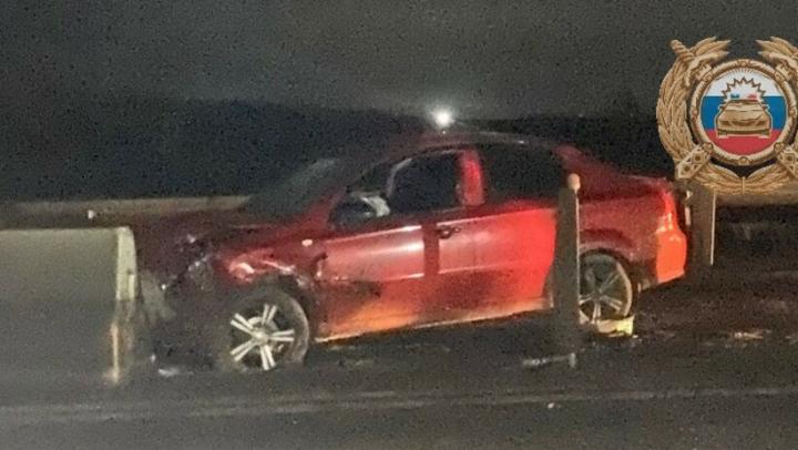 В Балашовском районе автоледи на Chevrolet врезалась в ограждение и попала в больницу