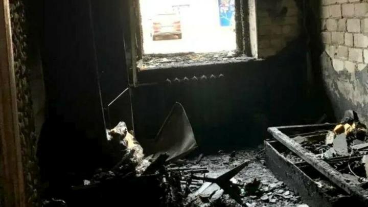 Из-за замыкания электропроводки на Брянской в Саратове произошел пожар