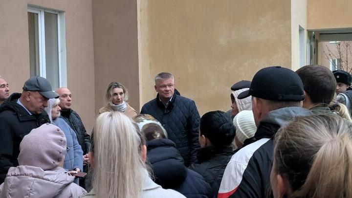 В Саратове восстанавливают окна в домах, пострадавших от беспилотника