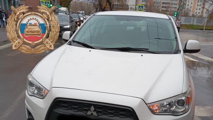 Трехлетняя девочка попала под колеса иномарки в Энгельсе