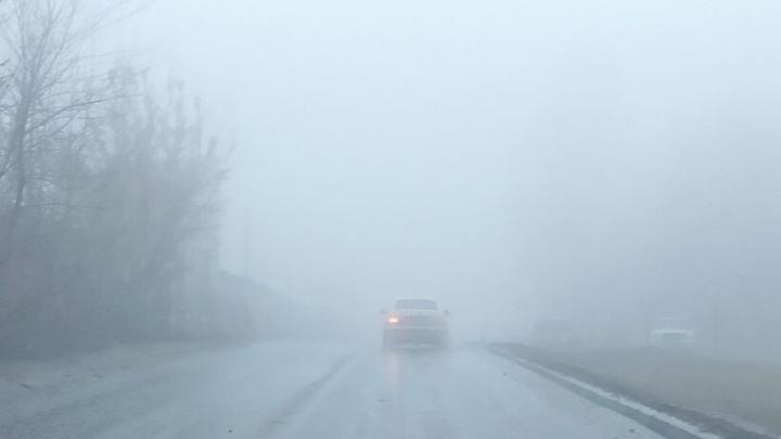 Из-за тумана и снега в нескольких районах Саратовской области ухудшилась видимость 