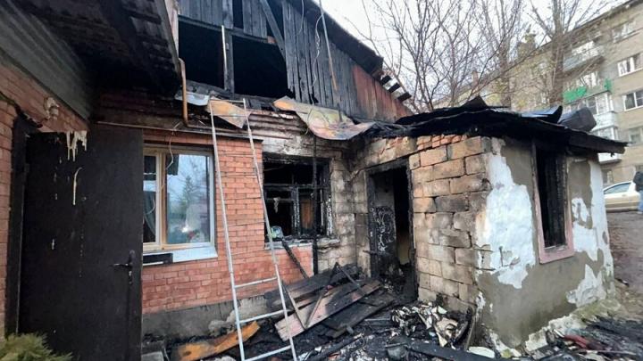 Ночью на пожаре в Саратове погиб мужчина