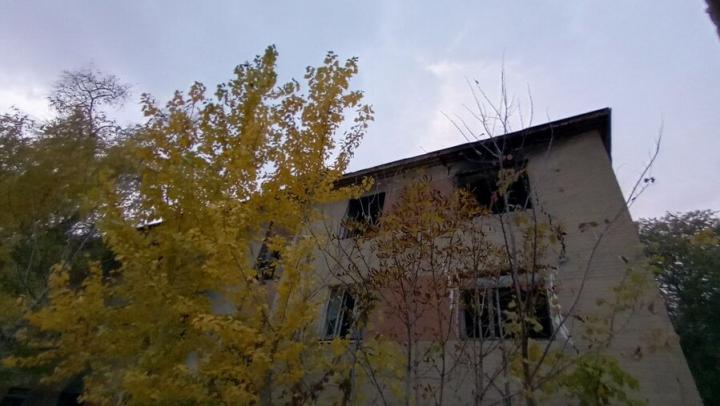 В Заводском районе Саратова исчезнет аварийная двухэтажка