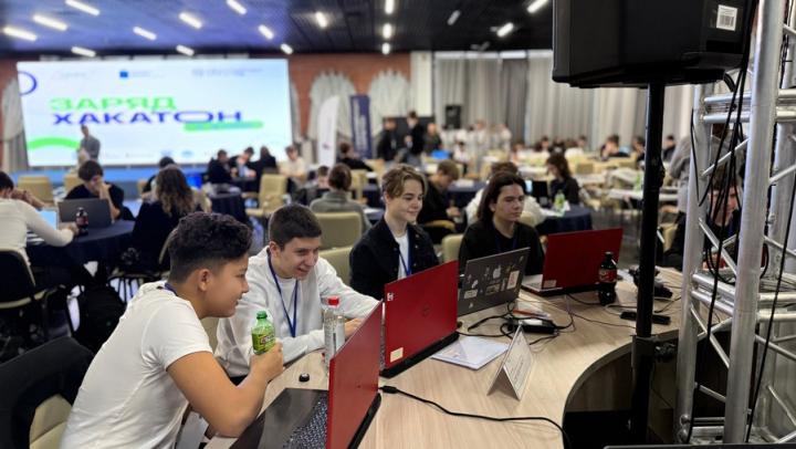 В Саратове прошел хакатон для школьников