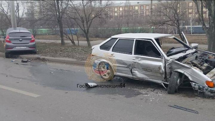 Молодой человек попал в блольницу после ДТП на Московском шоссе в Саратове