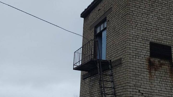 Подросток погиб от удара током в трансформаторной будке в Балаковском районе