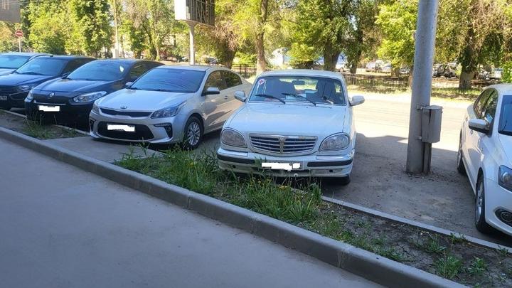 Автолюбитель из Саратова стал жертвой мошенников при покупке двигателя