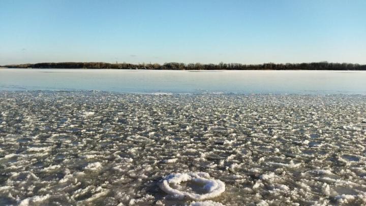 В Саратовской области вводят запрет на выход на лед водоёмов В Саратовской области вводят запрет на выход на лед водоёмов