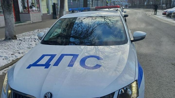 «Уехала от протокола»: саратовчанка на машине покалечила полицейского