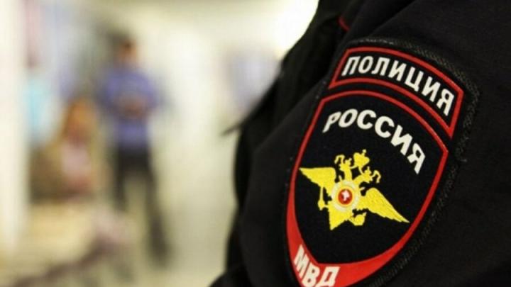 10 тысяч за удар ногой: в Саратове женщину наказали за нападение на полицейского