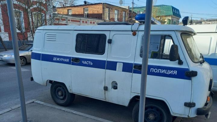 В Аркадаке сожитель ударил женщину топором во время ссоры