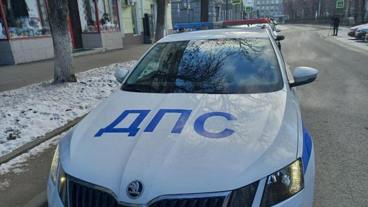 В Саратове суд отменил водительские права за взятку инспектору