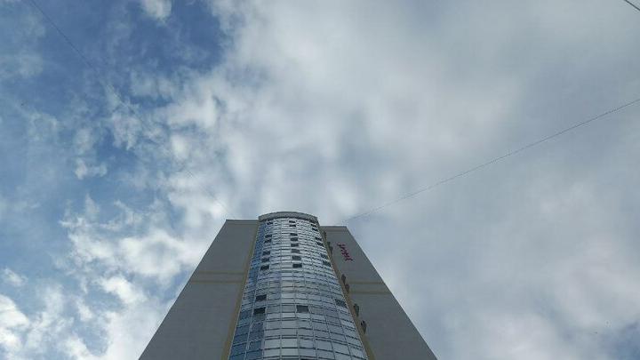 В Саратове мужчина погиб при падении с высоты в жилом комплексе «Ямайка» В Саратове мужчина погиб при падении с высоты в жилом комплексе «Ямайка»