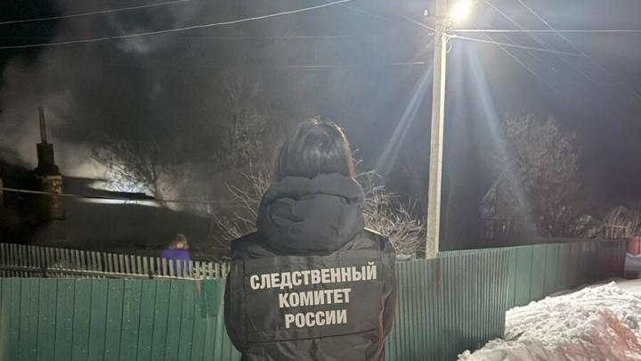 В Саратовской области задержали мужчину по подозрению в поджоге дома, где погибли три человека В Саратовской области задержали мужчину по подозрению в поджоге дома, где погибли три человека