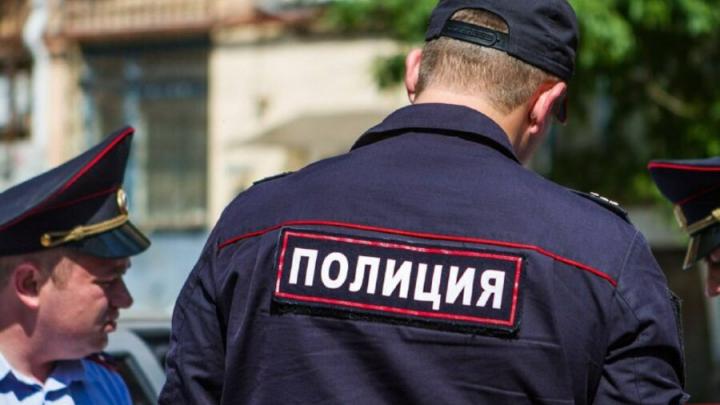 Жительница села Кочетное напала на полицейских с ножом и горячим маслом