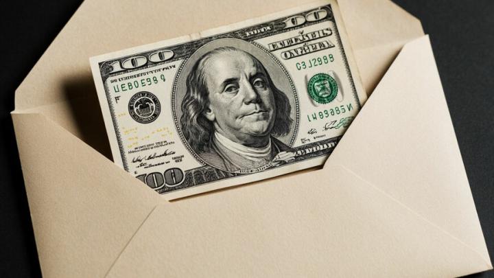 Кому саратовцы доверяют кошелёк: друзья, родные или банк?