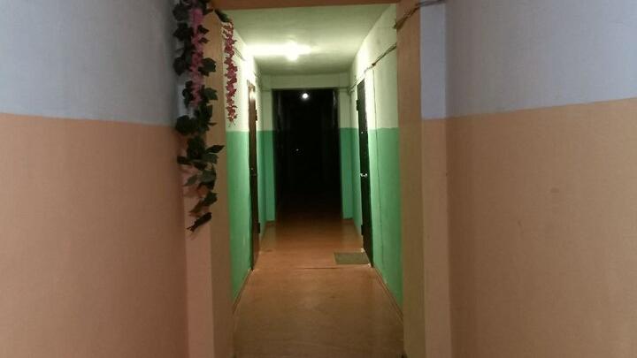 Саратовчанка предстанет перед судом за нападение на полицейского в подъезде