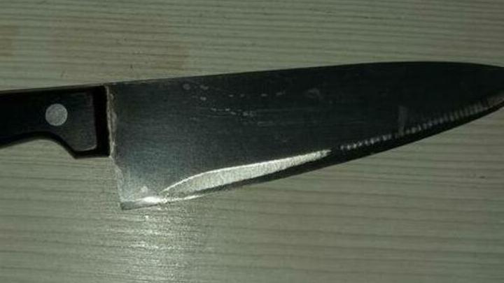 Ссора за столом в Энгельсе: женщина ранила ножом родственника мужа