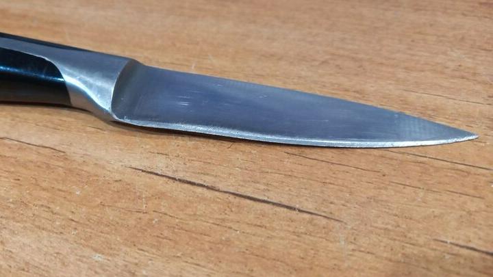 В Энгельсе мужчина порезал ножом знакомого из-за ревности В Энгельсе мужчина порезал ножом знакомого из-за ревности