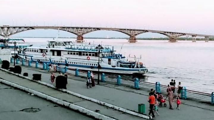 На набережной Саратова появится новый причал за 9,8 млн рублей На набережной Саратова появится новый причал за 9,8 млн рублей