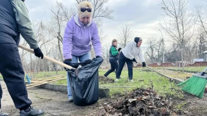 Саратовцы собрали 1400 кубометров мусора на большом субботнике