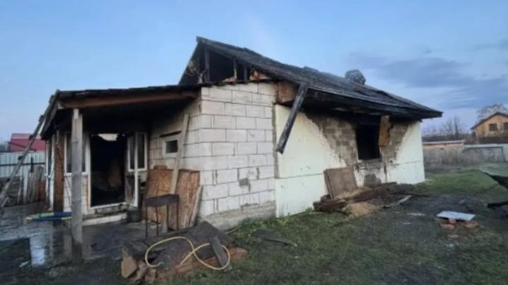 В Ленинском районе Саратова при пожаре в частном доме погибла женщина