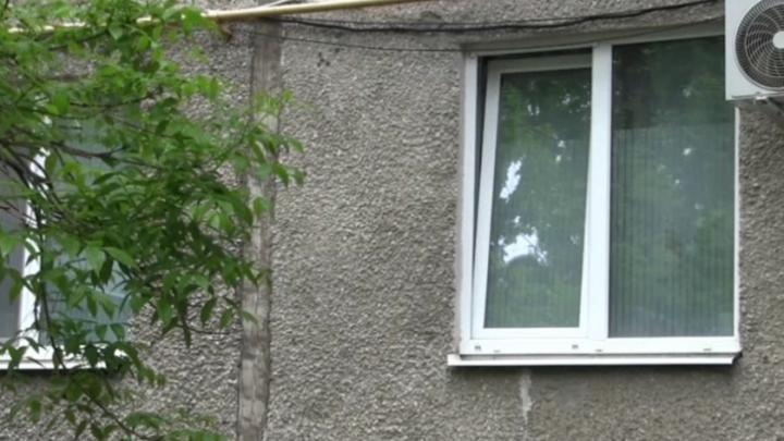 Пьяный саратовец обокрал квартиру и выбросил золото в мусорку Пьяный саратовец обокрал квартиру и выбросил золото в мусорку