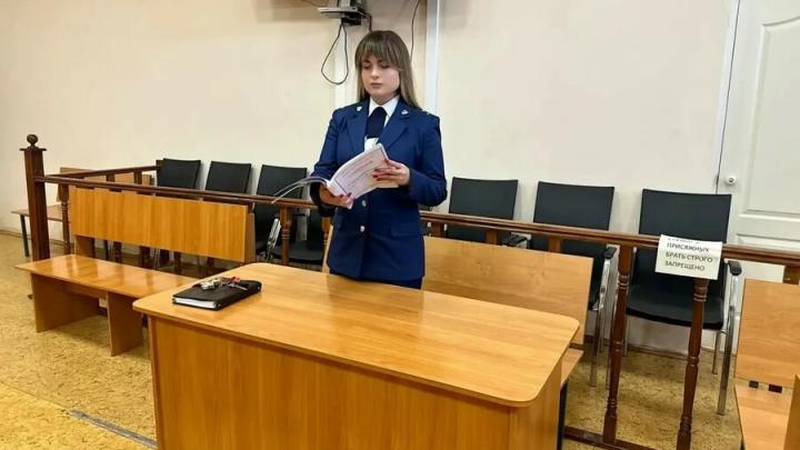 В Энгельсе грабитель получил три года колонии за нападение на прохожую В Энгельсе грабитель получил три года колонии за нападение на прохожую