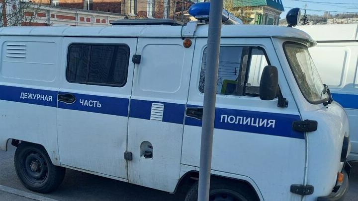На окраине Саратова задержали закладчика с "синтетикой" На окраине Саратова задержали закладчика с "синтетикой"