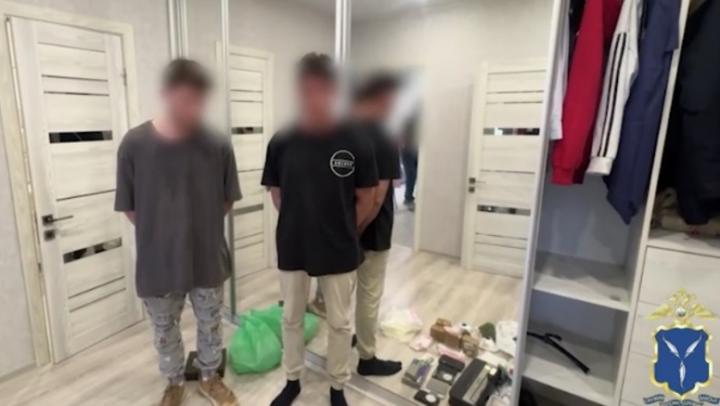 Полиция изъяла 6 кг наркотиков у двух братьев из Энгельса