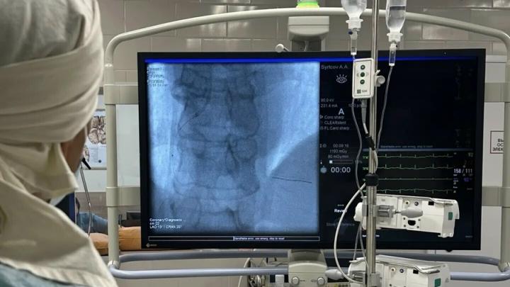 В Энгельсской больнице №2 начали применять внутрисосудистое УЗИ при операциях на сердце В Энгельсской больнице №2 начали применять внутрисосудистое УЗИ при операциях на сердце