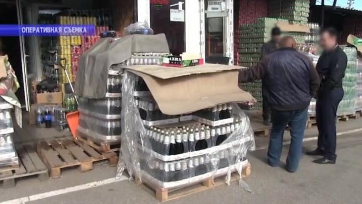 В Саратове двое мужчин подделывали соки и газировку известных брендов В Саратове двое мужчин подделывали соки и газировку известных брендов