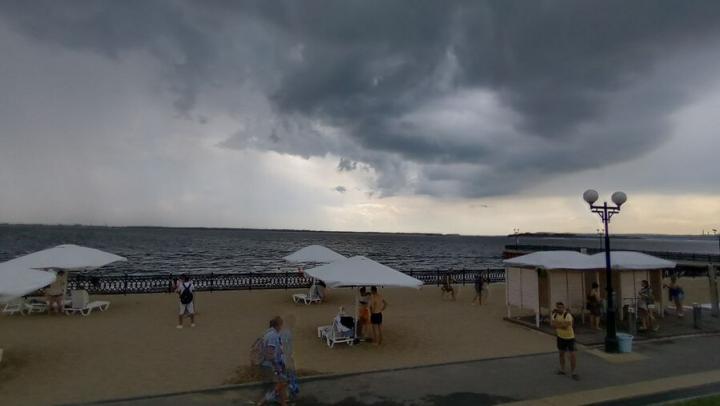 В Саратове прогнозируют дождь с грозой В Саратове прогнозируют дождь с грозой