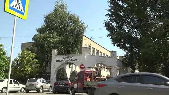 В Энгельсе впервые за долгое время устанавливают предупреждающие макеты у социальных объектов В Энгельсе впервые за долгое время устанавливают предупреждающие макеты у социальных объектов