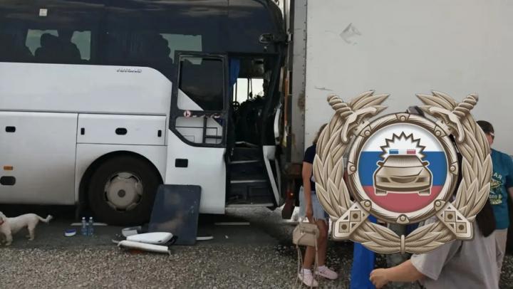 В Саратовской области возбудили уголовное дело после ДТП с автобусом и грузовиком В Саратовской области возбудили уголовное дело после ДТП с автобусом и грузовиком