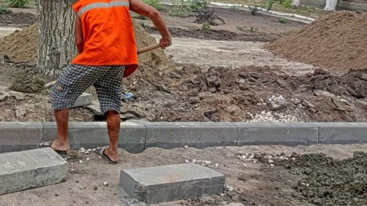В 24 районах Саратовской области привели в порядок около 100 тротуаров