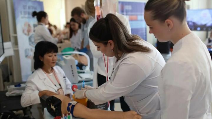 Реанимация младенца и забор крови: чему учат будущих медиков в Саратове Реанимация младенца и забор крови: чему учат будущих медиков в Саратове