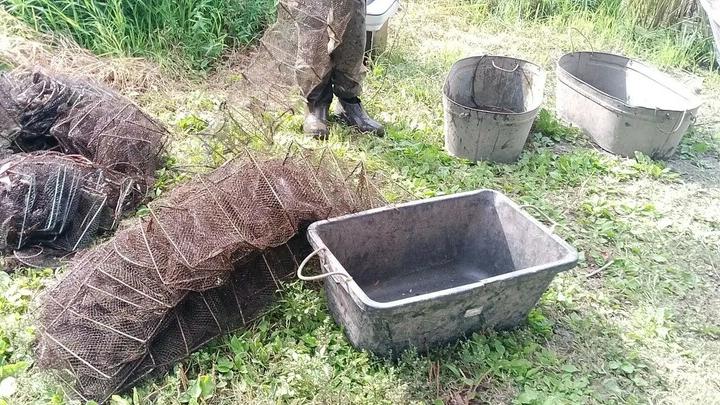 На Саратовском водохранилище задержали браконьера с сотней раков