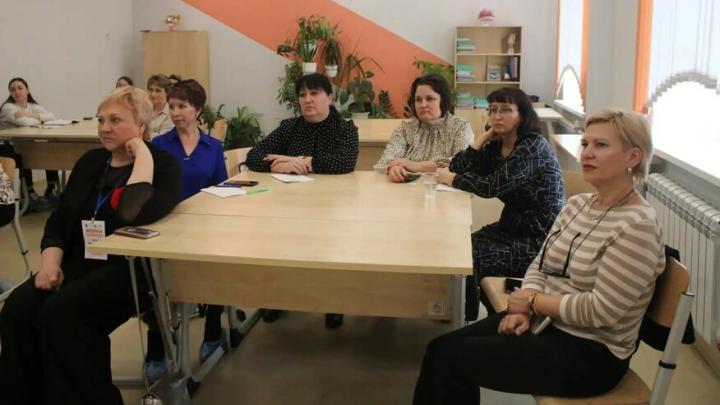 Учителя Саратовской области сами выберут темы для октябрьского педагогического марафона